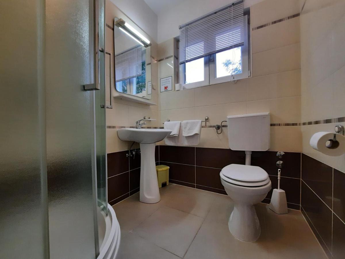 Apartmani Ivica Krk Town Exterior foto