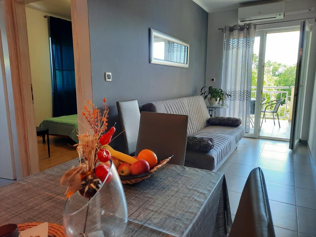 Apartmani Ivica Krk Town Exterior foto