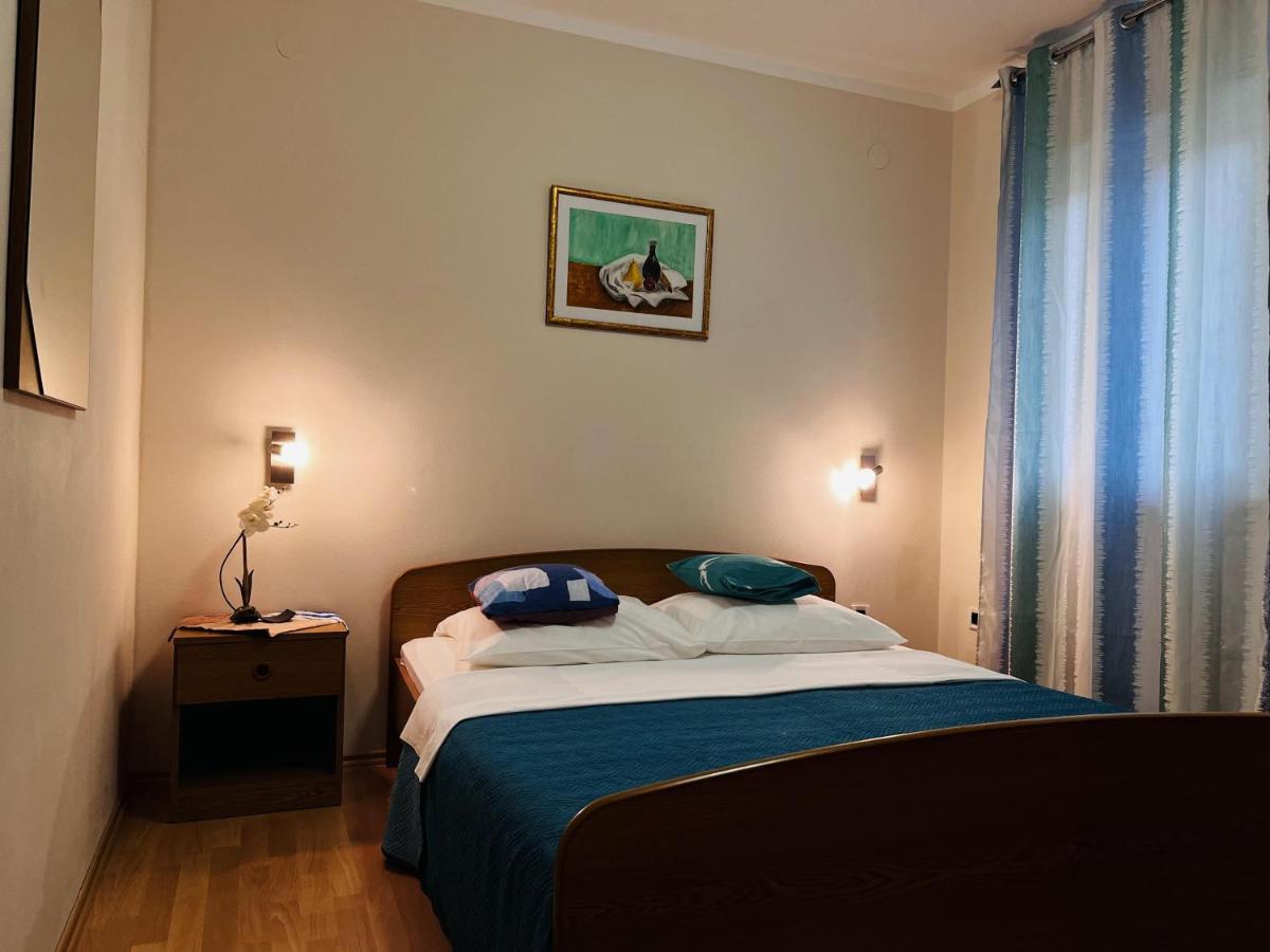 Apartmani Ivica Krk Town Exterior foto